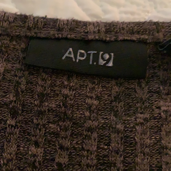 Brown pullover.. - Picture 2 of 2